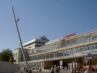 Der Kulturbahnhof mit dem Himmelsstürmer (documenta 9)